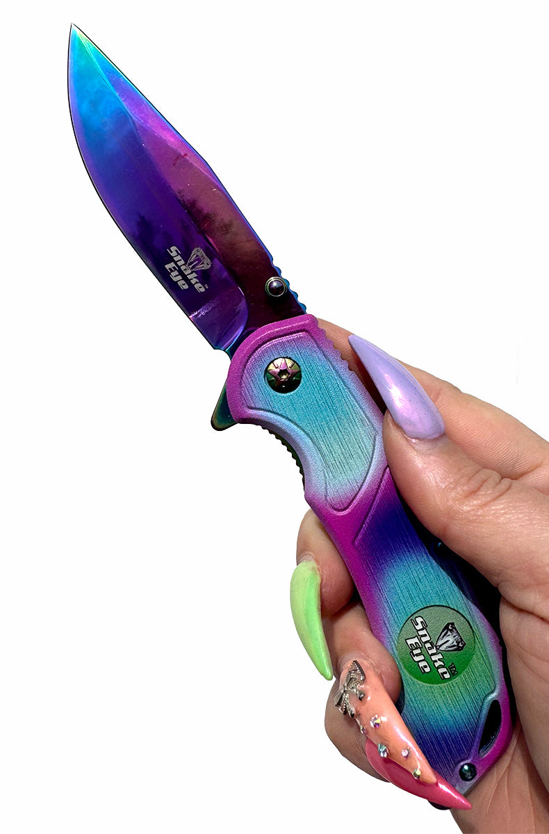person using tactical knife everyday carry lifestyle