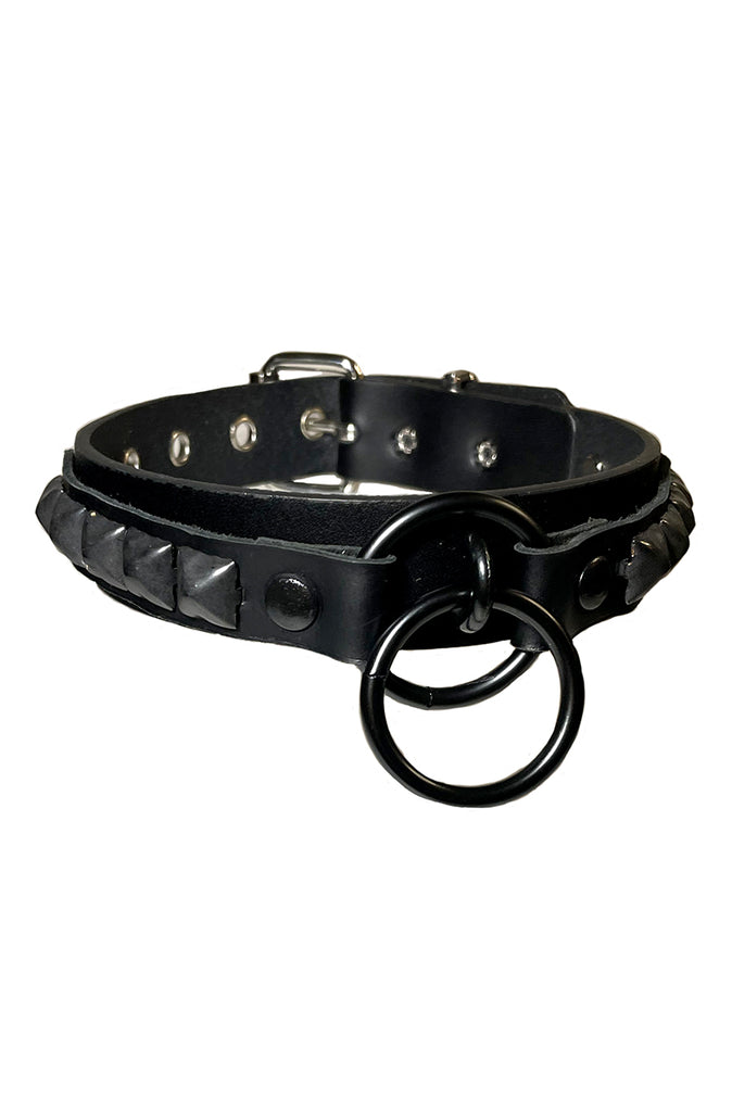 leather submissive collar